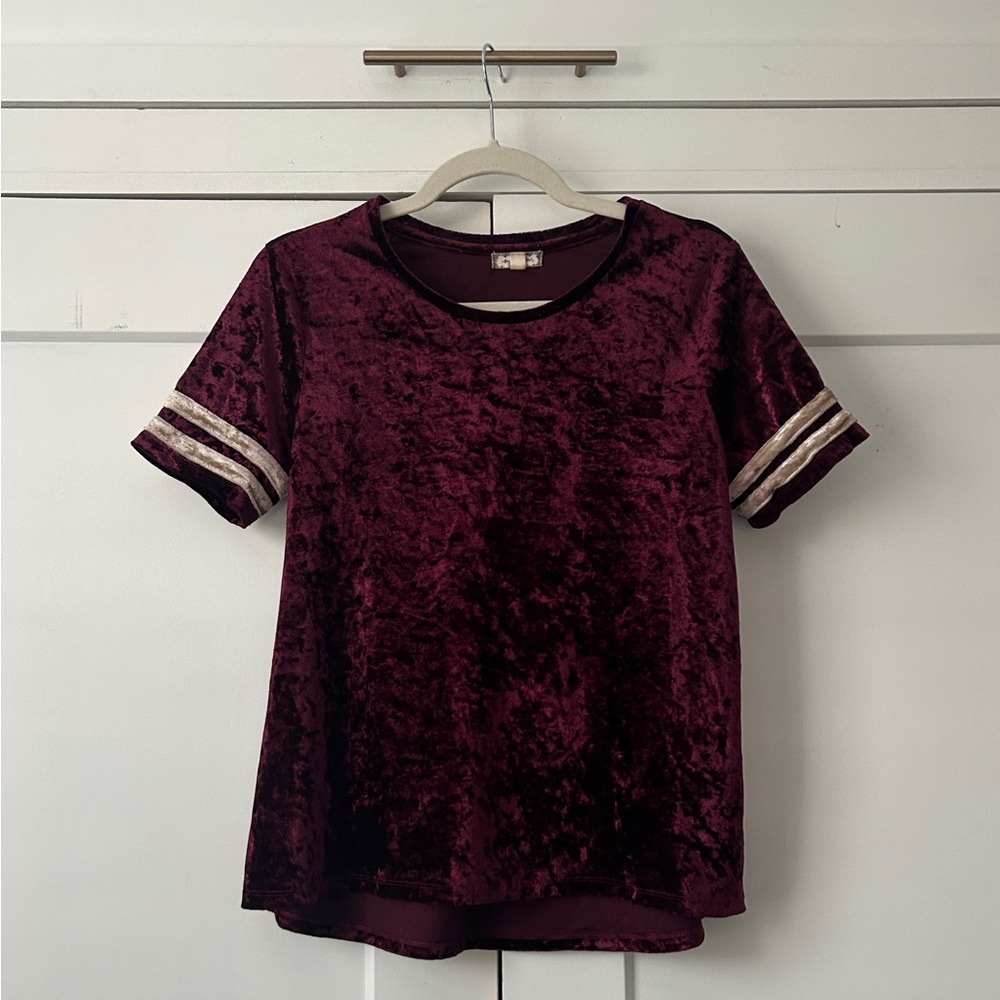 Short Sleeve Velvet Top 🍷🥀🍓🐙